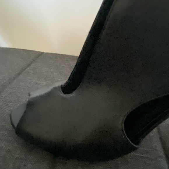 Elliott Lucca  Allesandra Black Leather Woven Open Toe Heels. Sz 10 - Picture 8 of 15